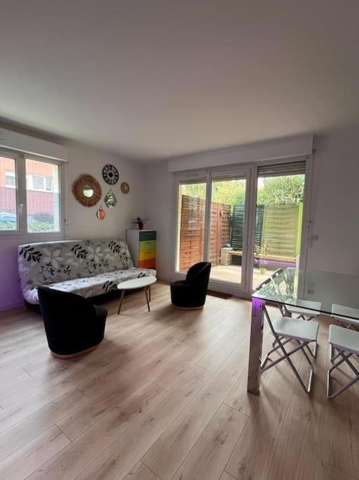 Grand En Face Du Rer A, Parking, Paris 20 Mn, Disneyland 40 Mn * Fontenay-sous-Bois
